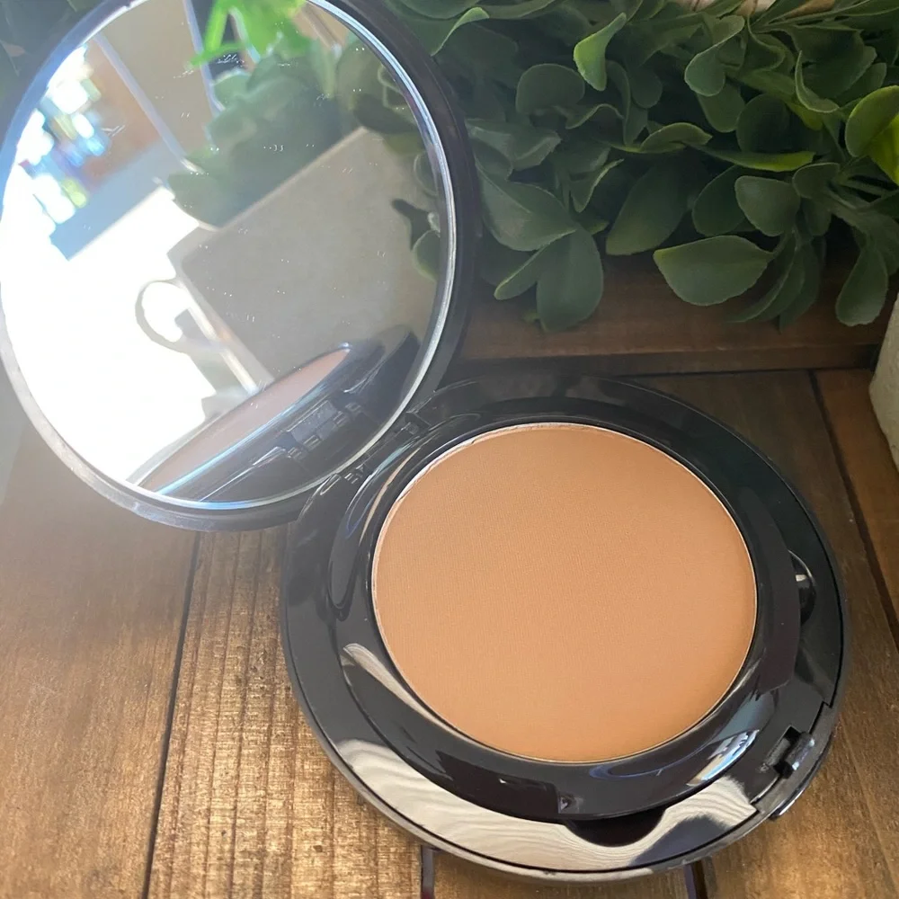 laura mercier laura mercier